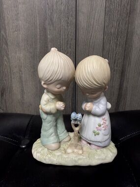 Vintage Precious Moments Prayer Changes Things 1976 Porcelain Ceramic Figurine